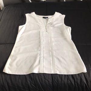 The Limited sleeveless white blouse with pleated front detail size Small